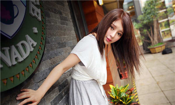 巴州想找一个女性生孩子给报酬-｛找个女人生孩子多少钱｝
